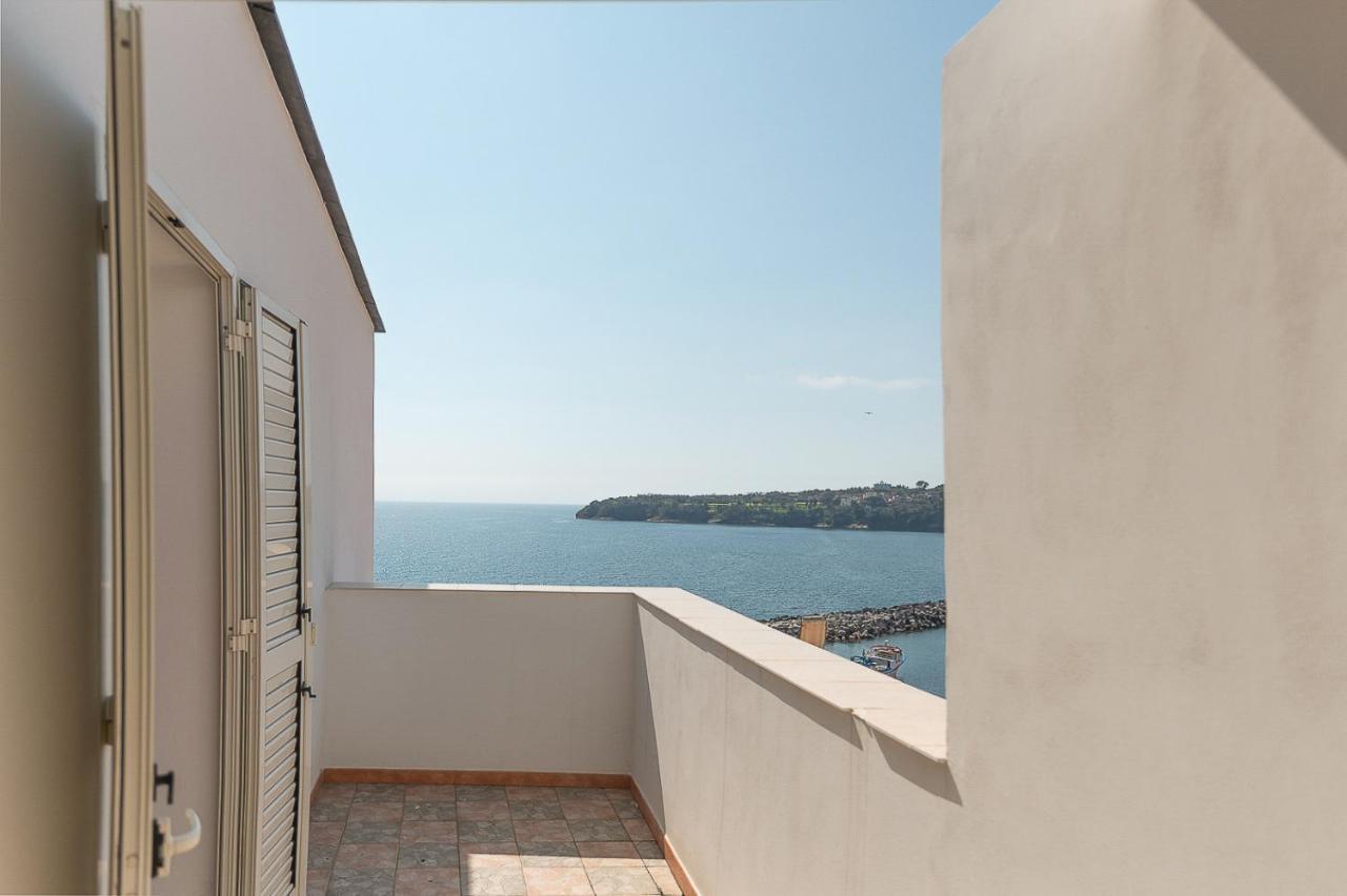 La Procidana House - Corricella Exlusive Terrace Villa ภายนอก รูปภาพ