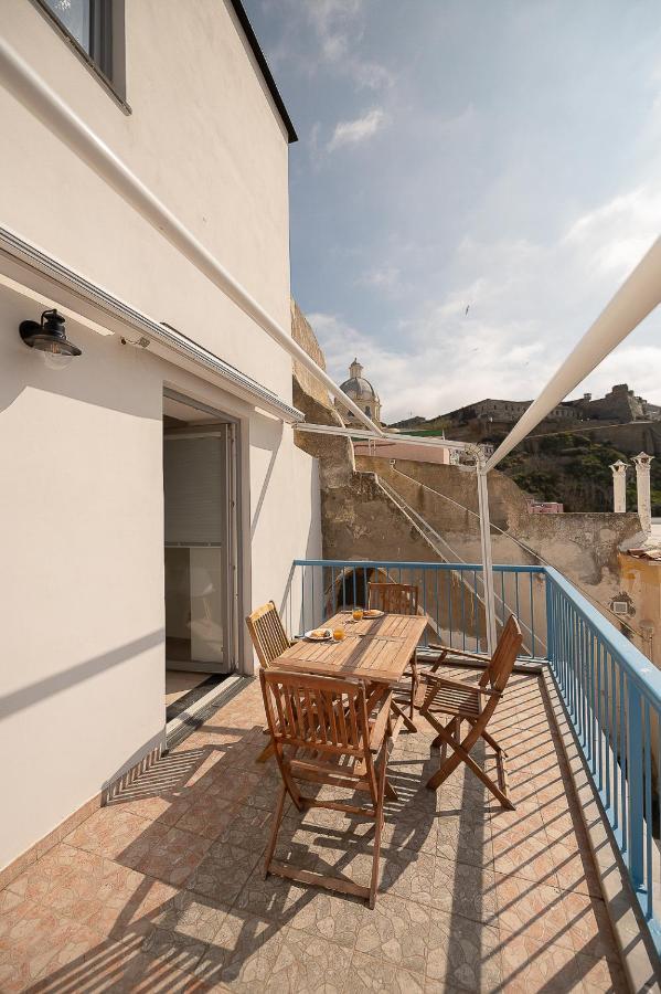 La Procidana House - Corricella Exlusive Terrace Villa ภายนอก รูปภาพ